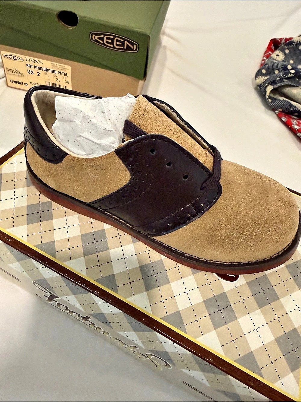 FootMates Connor Boys US 10.0 Brown & Black Like New